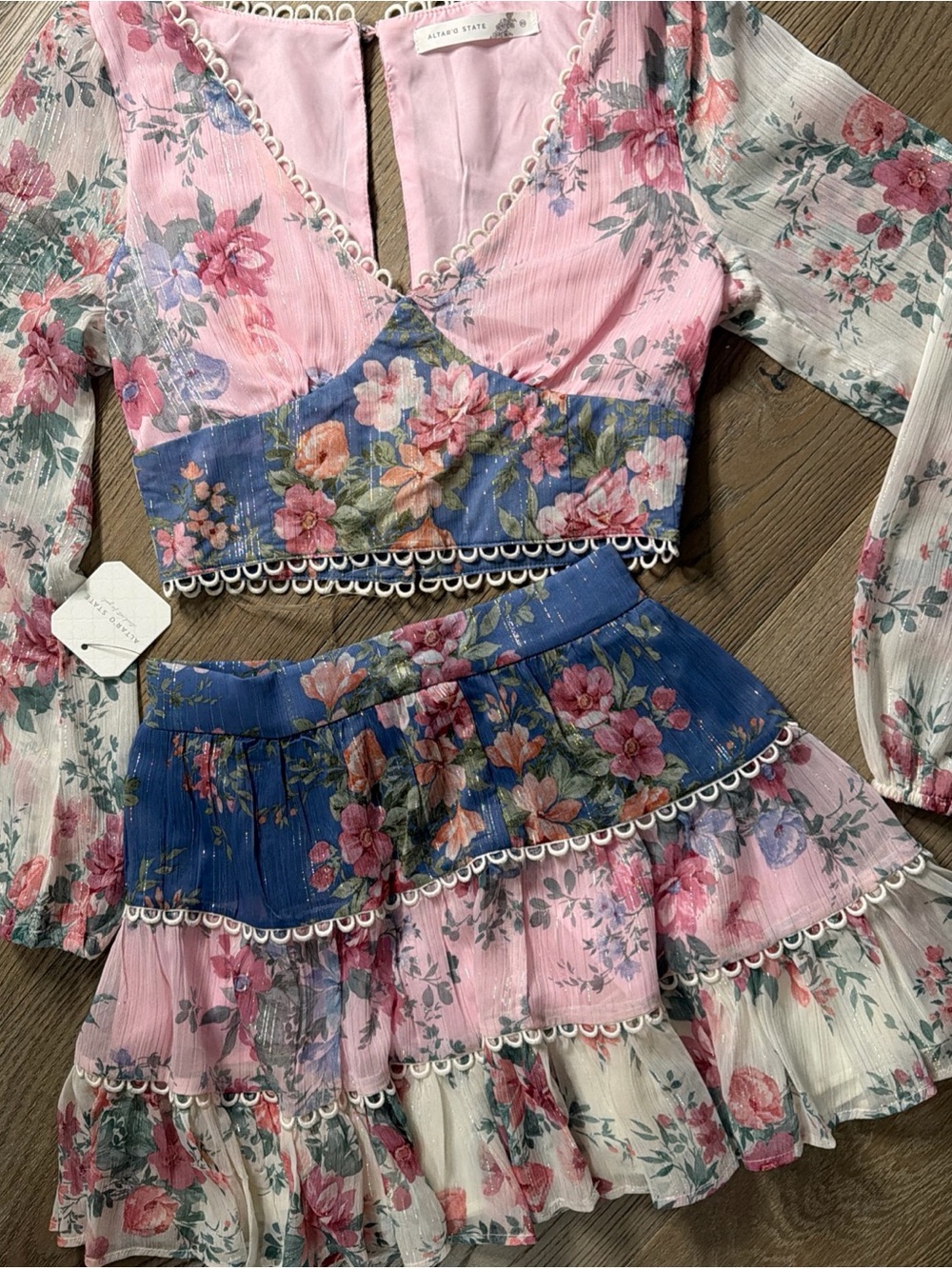 Altar'd State Pink Floral Sheer Lace-Trim Top and Matching Skirt Set. XS - Picture 4 of 6
